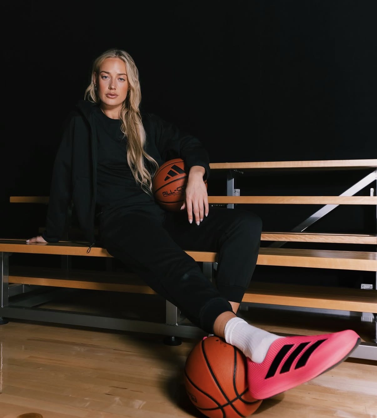 Bench mode. All black.